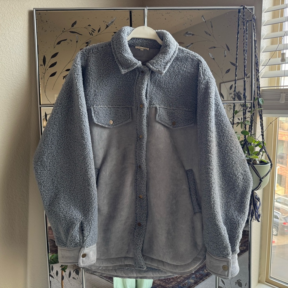 LA MIEL Women's Gray Sherpa Suede Shirt Jacket